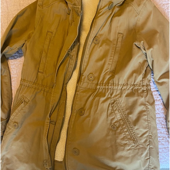 Womens large winter coat with hood and removable shearling lining - Picture 5 of 6